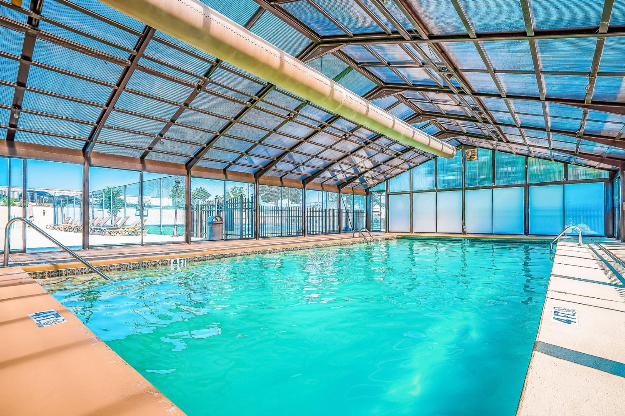 Couples Paradise & Retreat On The 18Th Branson Bilik gambar